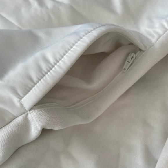 White and Black Zipped Vest Men - Picture 5 of 7